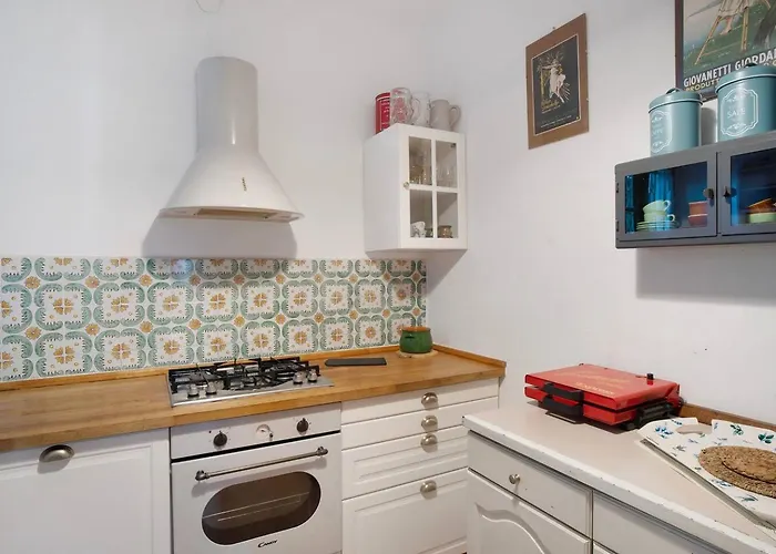 Torre Alpicella Holiday Home, a scenic escape! *