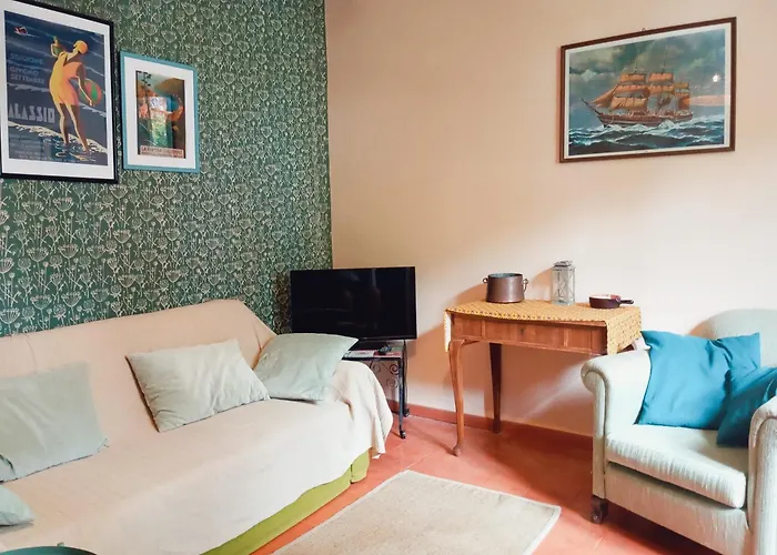 Casa vacanze Torre Alpicella Holiday Home, a scenic escape! *