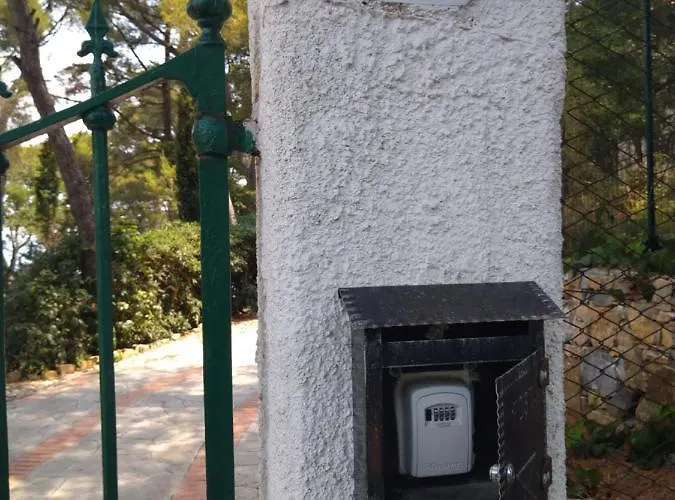 Torre Alpicella Holiday Home, a scenic escape! *